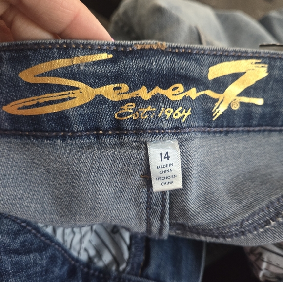 Jeans - Picture 1 of 2